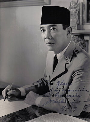 Historical Portrait of President Soekarno in Formal Attire and Black Cap HD phone wallpaper
