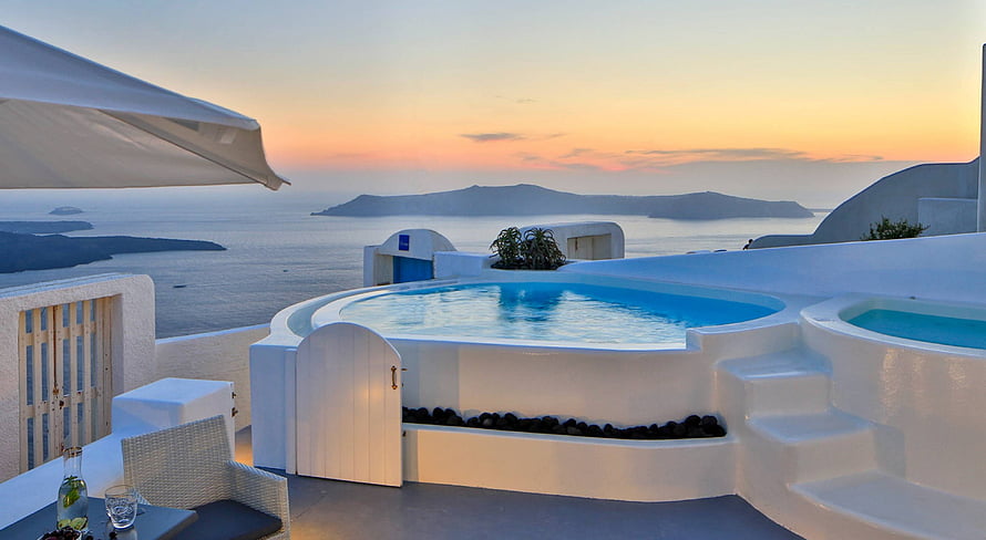 Santorini Cliffside Infinity Pool at Sunset with Aegean Sea View HD wallpaper