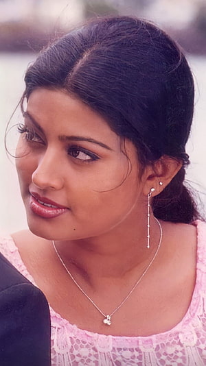 Sneha Multilingual Actress in Pink Lace Top with Silver Jewelry HD phone wallpaper
