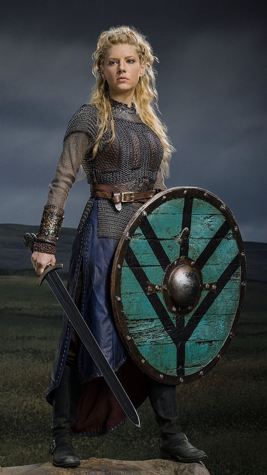 Katheryn Winnick as Lagertha in Vikings with sword and shield HD phone wallpaper