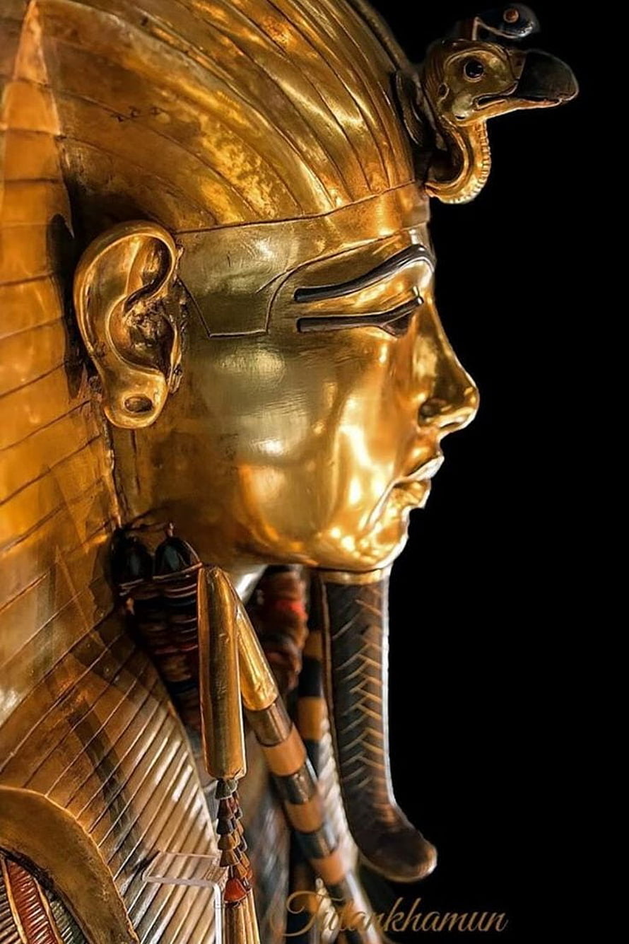 Tutankhamun Golden Death Mask Profile with Vulture Headdress and Egyptian Jewelry HD phone wallpaper