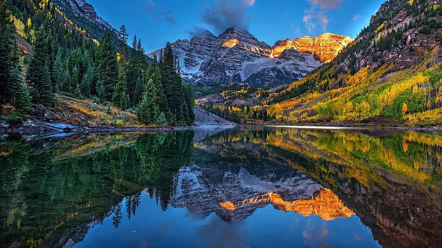 Alpine Lake Reflections with Golden Mountain Peaks and Autumn Forest HD wallpaper