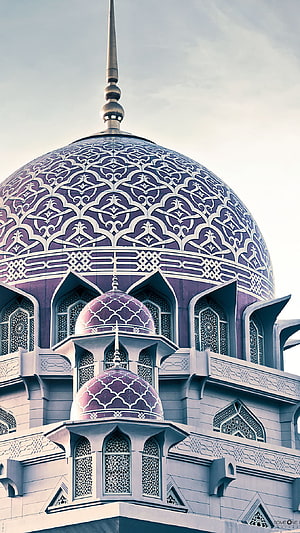 Ornate Purple Dome and Minaret of a Grand Islamic Mosque HD phone wallpaper