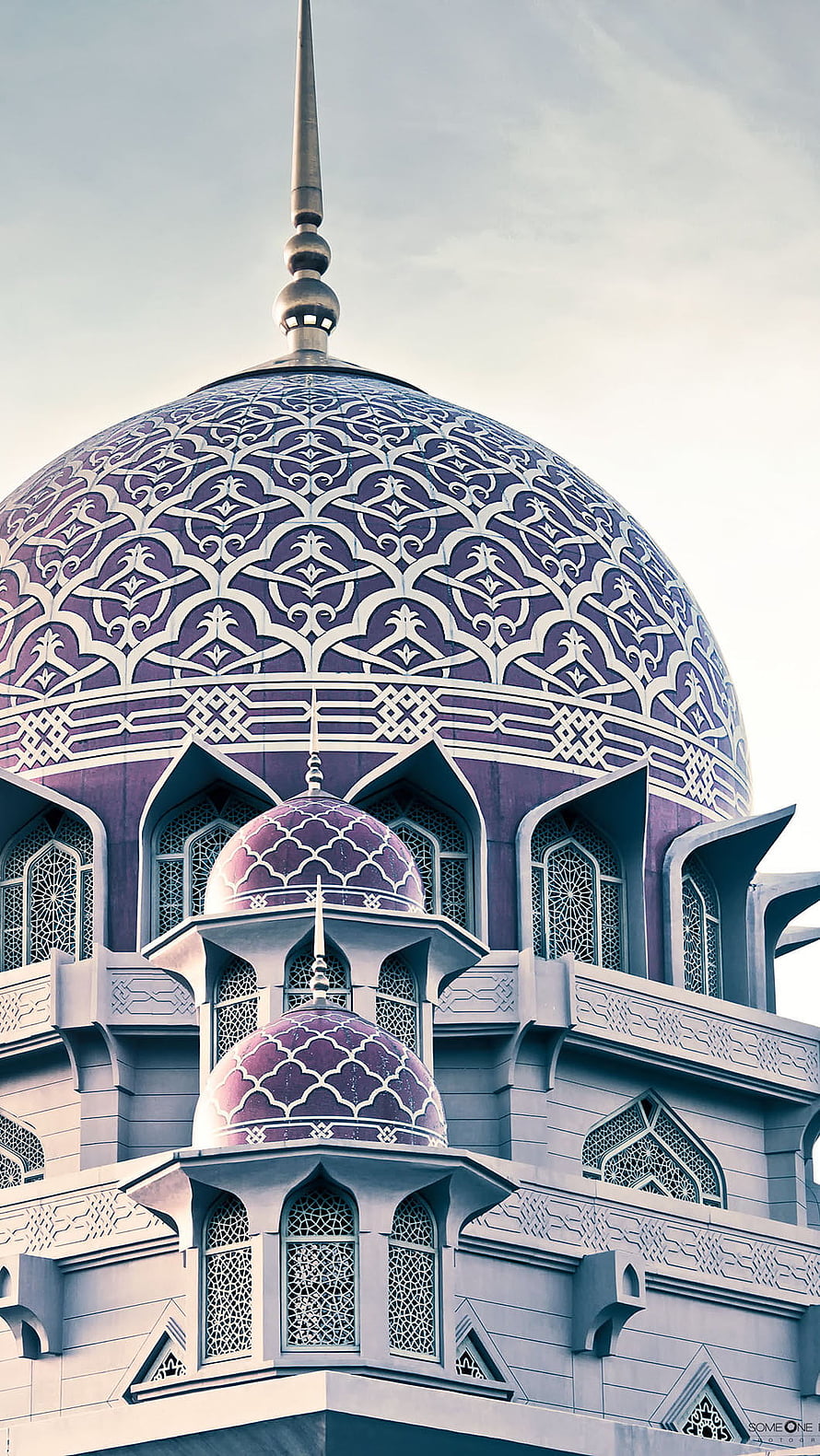 Ornate Purple Dome and Minaret of a Grand Islamic Mosque HD phone wallpaper