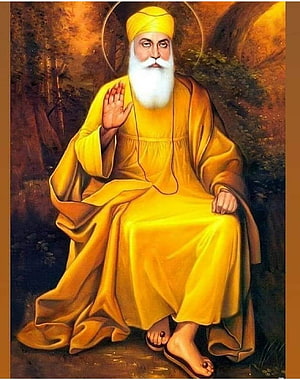 Guru Nanak Ji Portrait in Golden Robes with Halo and White Beard HD phone wallpaper