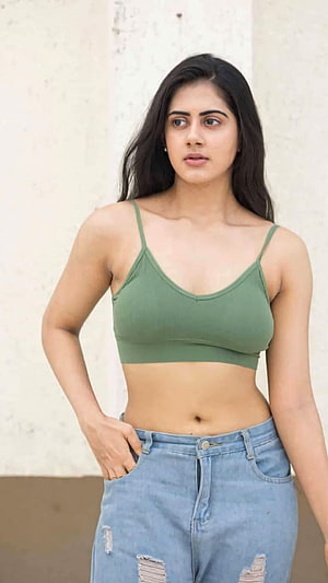 Gehna Sippy in Green Cami Top and Distressed Denim Jeans HD phone wallpaper
