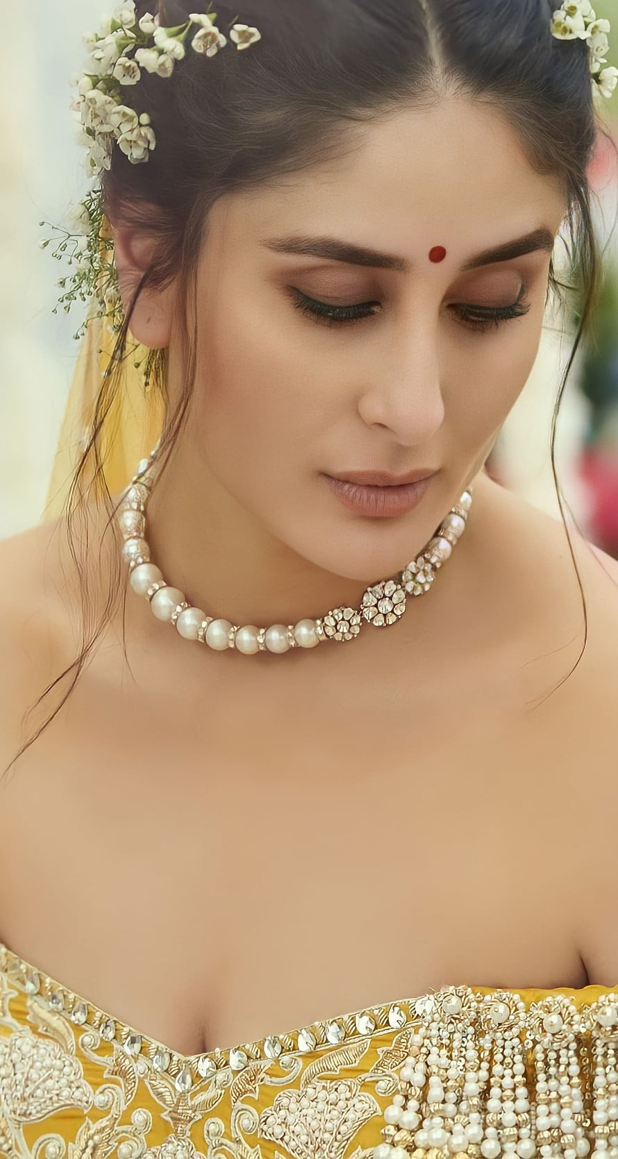 Kareena Kapoor in Traditional Indian Bridal Attire with Floral Hairpiece and Pearl Necklace HD phone wallpaper