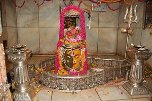 Mahakal Temple Shrine in Ujjain with Flower Garland and Trishul HD wallpaper
