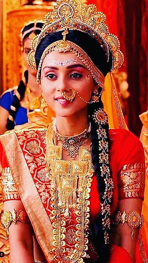 Radha Rani in Traditional Indian Bridal Attire with Gold Jewelry and Red Saree HD phone wallpaper