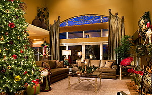 Luxurious Living Room Christmas Decor With Large Ornamented Tree And Warm Holiday Lighting HD wallpaper