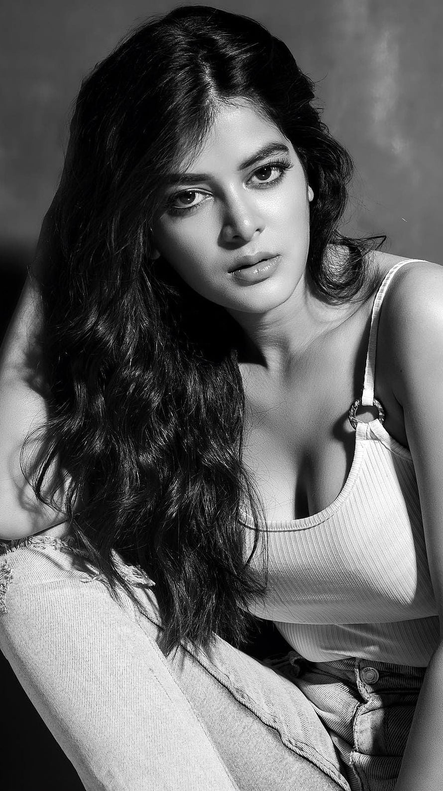 Madhumita Sarcar Black and White Portrait with Long Wavy Hair and Ripped Jeans HD phone wallpaper