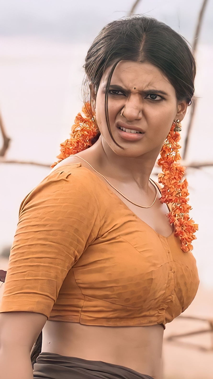 Samantha Akkineni in Rangasthalam with floral hair and orange blouse HD phone wallpaper