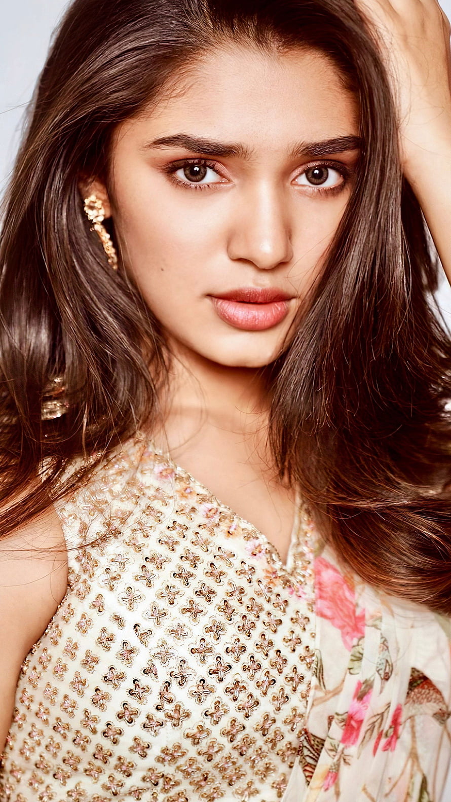 Krithi Shetty Portrait in Embroidered Floral Attire with Gold Earrings HD phone wallpaper