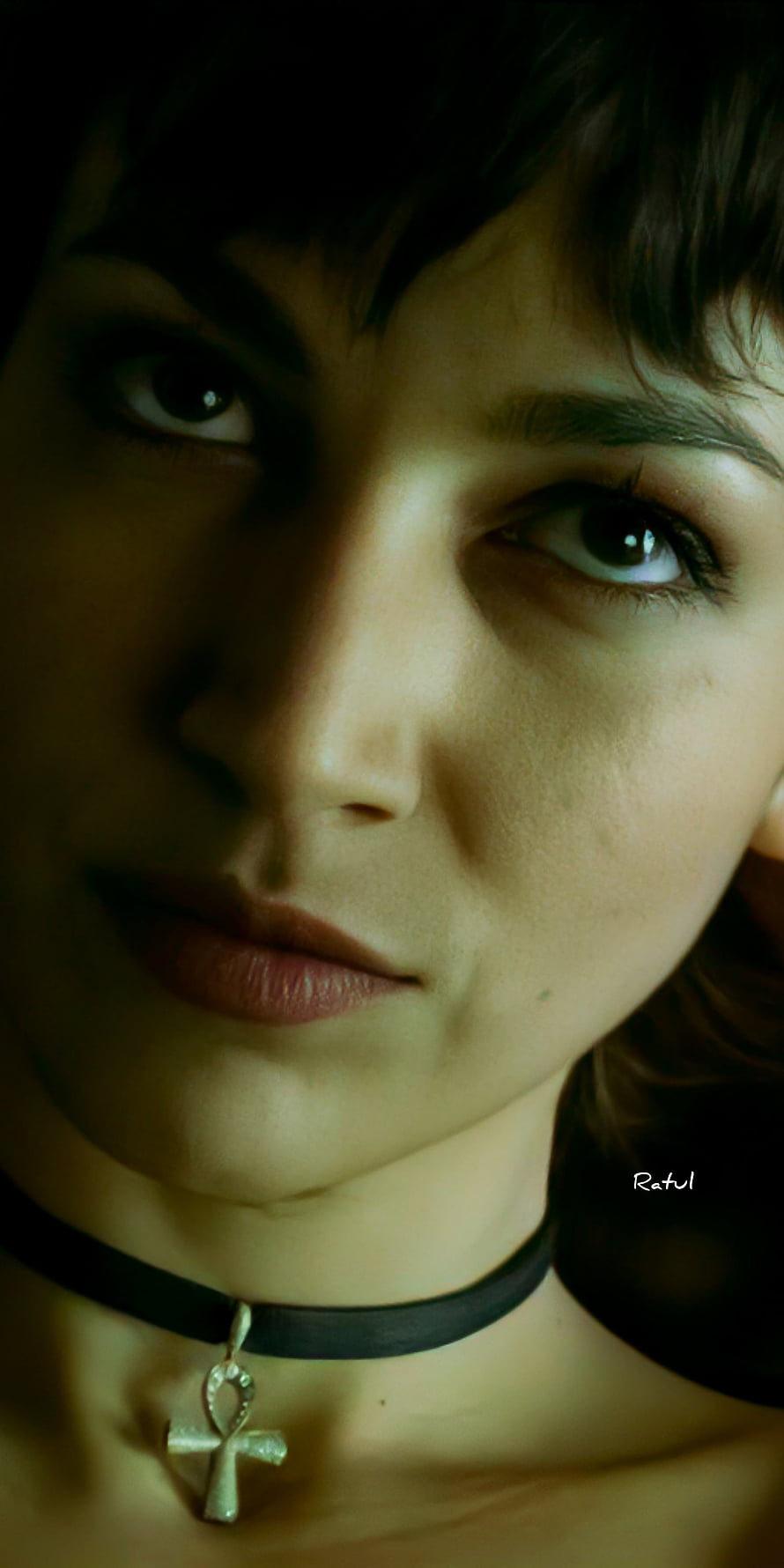La Casa de Papel Character Close-Up Portrait with Ankh Choker Necklace HD phone wallpaper