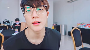 Jeno NCT Portrait Wearing Round Glasses and Black Sleeveless Top HD wallpaper