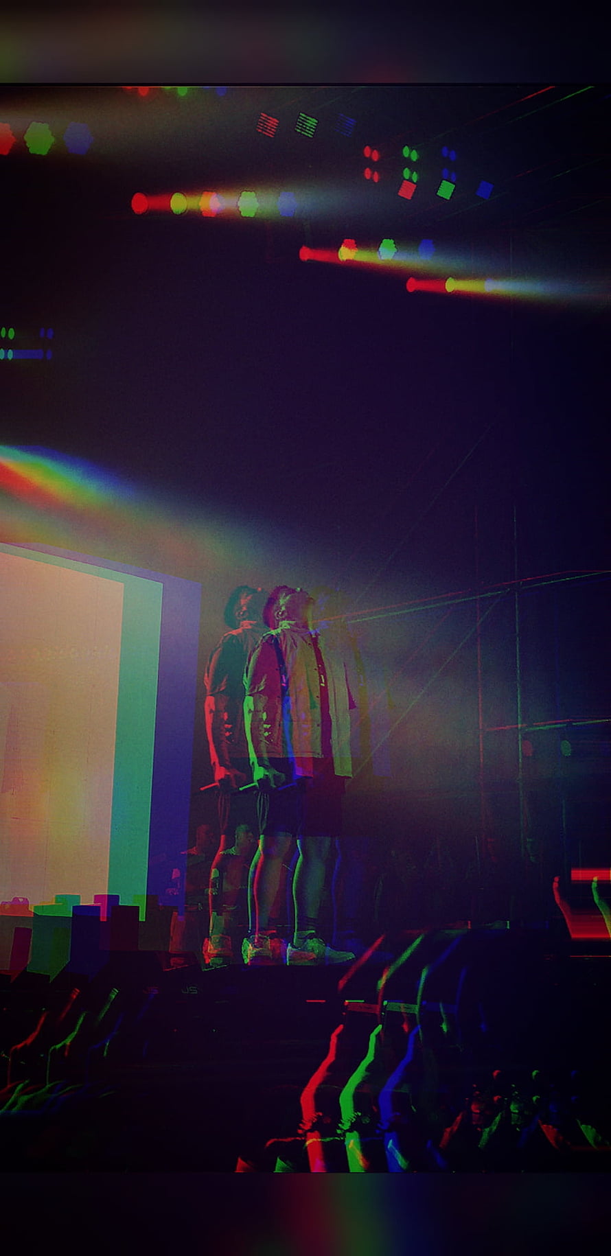 Duki Live Performance on Stage with Neon Lighting and Glitch Effects HD phone wallpaper