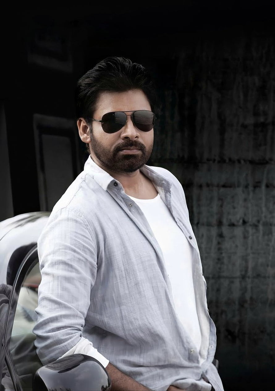 Stylish Man in White Shirt and Aviator Sunglasses Leaning Against Car HD phone wallpaper