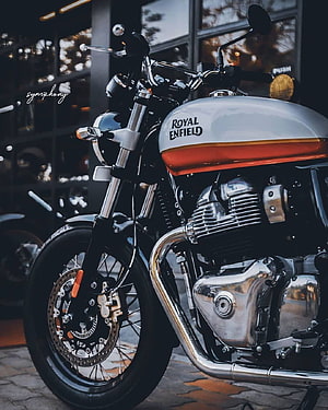 Royal Enfield Interceptor 650 Classic Motorcycle with Chrome Engine and White Tank HD phone wallpaper