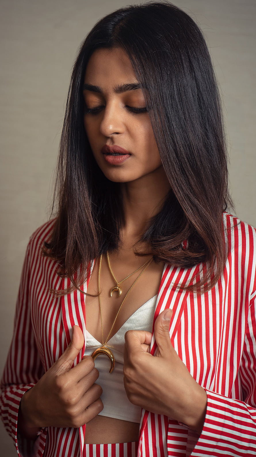 Radhika Apte in Red Striped Blazer and Gold Crescent Necklace HD phone wallpaper