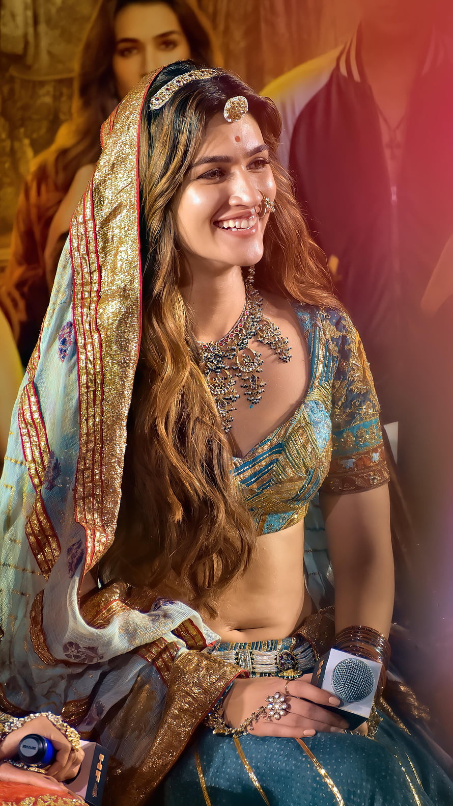 Kriti Sanon in Traditional Indian Bridal Attire with Gold Jewelry and Embroidered Lehenga HD phone wallpaper