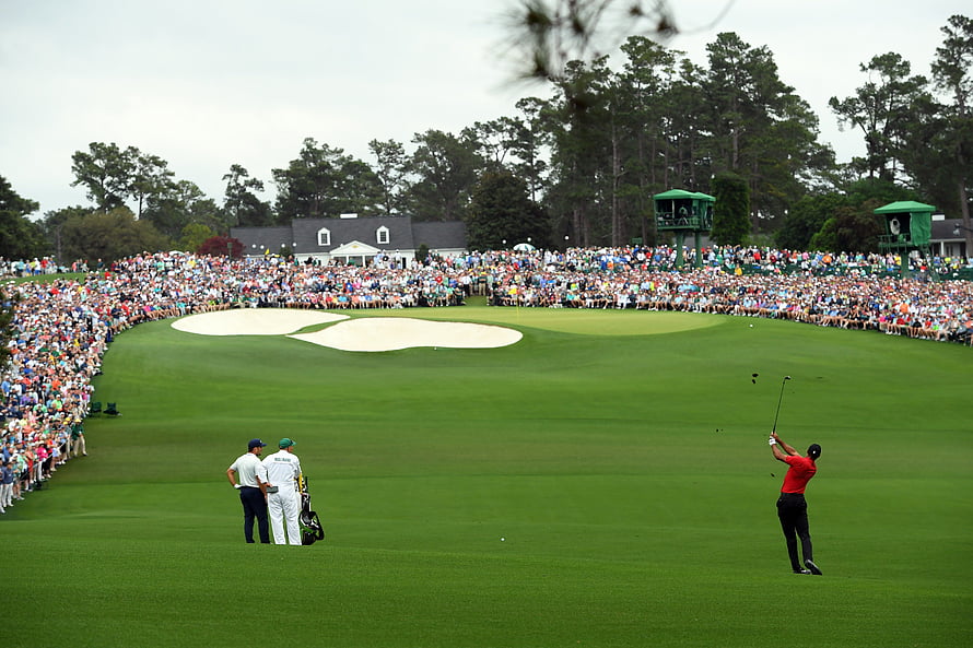 Tiger Woods tees off on the 18th at Augusta National during the Masters HD wallpaper