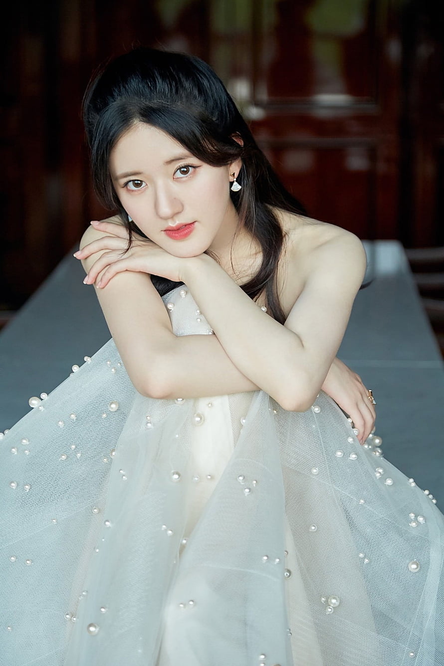 Zhao Lusi in Elegant Pearl-Adorned Gown with Soft Studio Lighting HD phone wallpaper