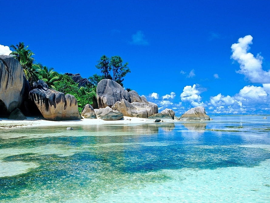 Tropical Island Beach With Granite Boulders And Crystal Clear Turquoise Water HD wallpaper