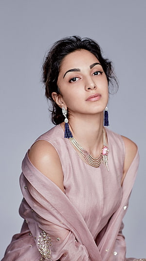 Kiara Advani in a Blush Pink Saree with Tassel Earrings and Layered Necklace HD phone wallpaper