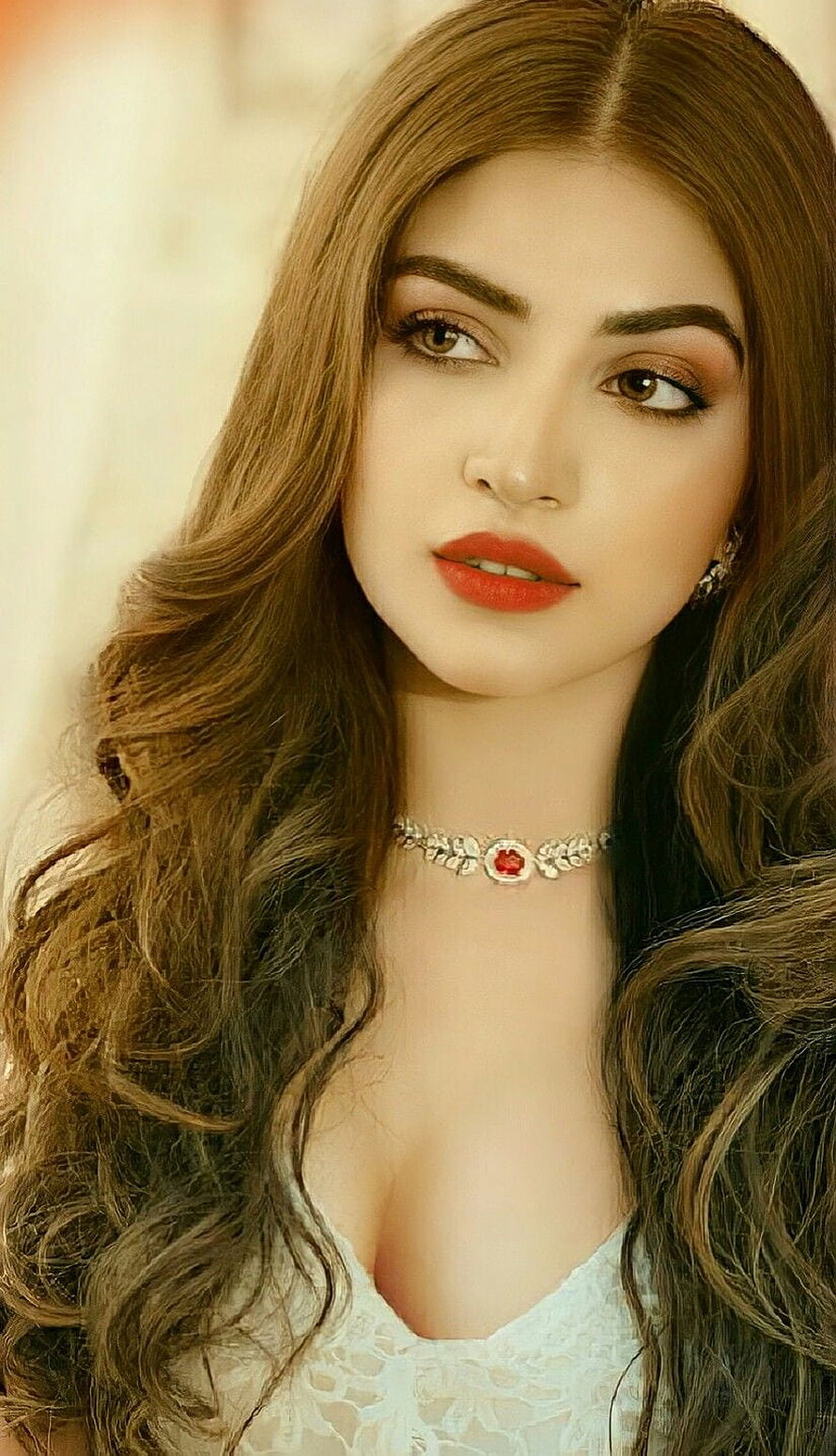 Kinza Hashmi Portrait With Long Wavy Hair And Red Lipstick HD phone wallpaper