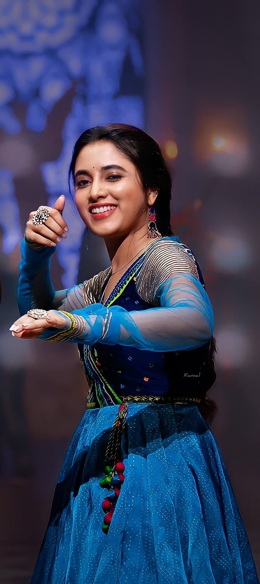Priyanka Arul Mohan in Traditional Blue Attire Performing Classical Dance on Stage HD phone wallpaper
