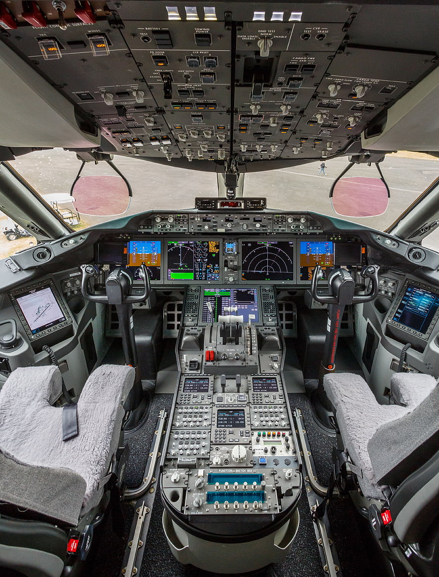 Boeing 787 Dreamliner Cockpit Interior with Digital Flight Deck Displays and Control Panels HD phone wallpaper