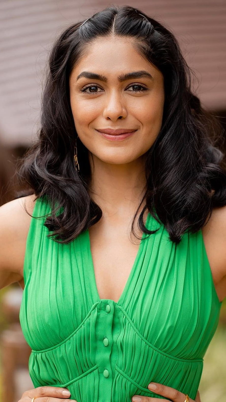 Mrunal Thakur Portrait in Vibrant Green Pleated Dress HD phone wallpaper