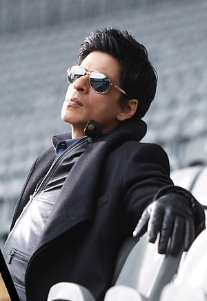 Shah Rukh Khan in Don 2 wearing sunglasses and a black leather jacket HD phone wallpaper