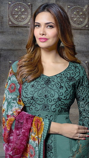 Esha Gupta in Elegant Green Embroidered Kurta with Floral Dupatta HD phone wallpaper