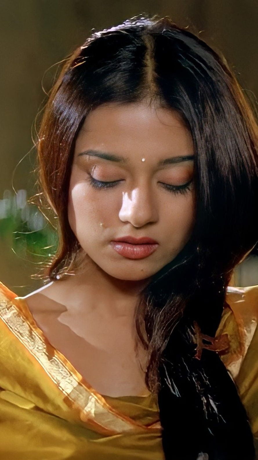 Amrita Rao in Vivah Bollywood Film Portrait HD phone wallpaper