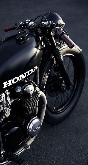 Black Honda Cafe Racer Motorcycle Close-Up with Matte Tank and Spoked Wheels HD phone wallpaper