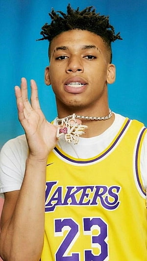 Nle Choppa Wearing Los Angeles Lakers Jersey With Gold Necklace HD phone wallpaper