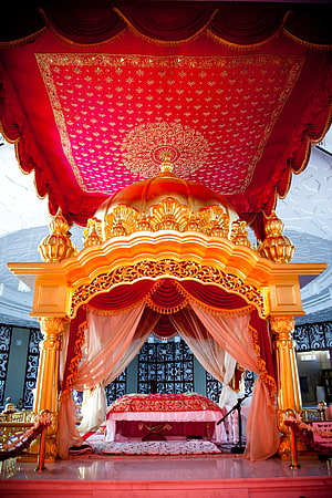 Guru Granth Sahib Palki Sahib Golden Throne with Red Canopy and Drapes HD phone wallpaper