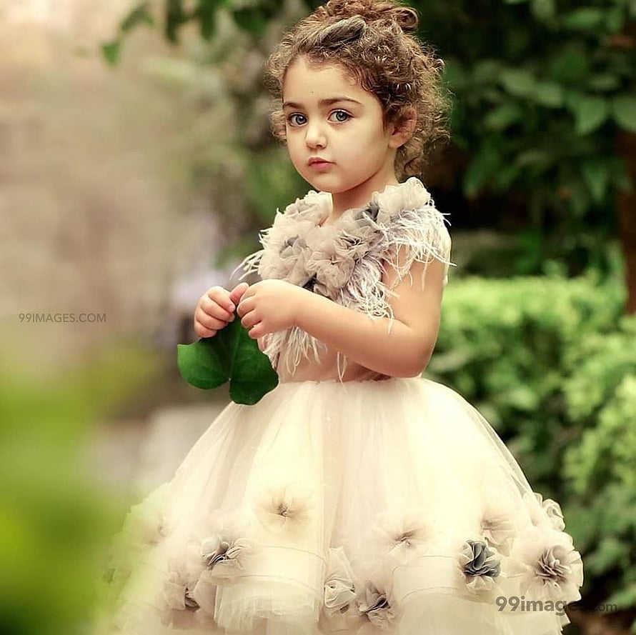 Anahita Hassanzadeh in Elegant Tulle Gown with Floral Accents HD wallpaper