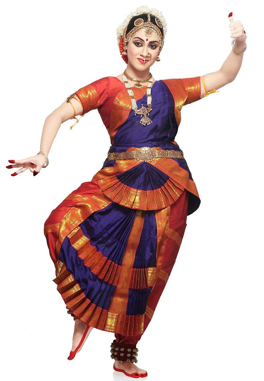 Classical Indian Dancer in Traditional Silk Costume with Gold Jewelry HD phone wallpaper