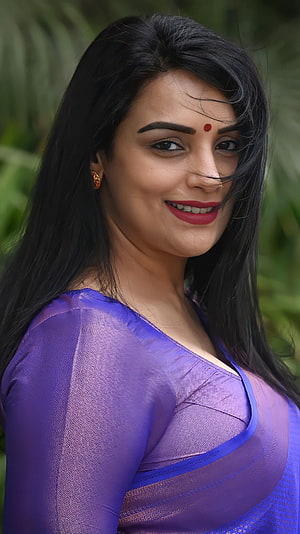 Swetha Menon Portrait in Purple Saree with Red Lipstick and Bindi HD phone wallpaper