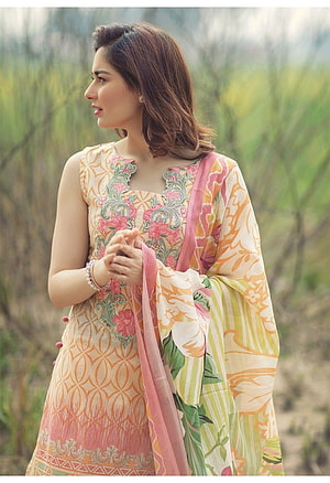Hania Amir in Firdous Lawn Collection 2017 Floral Embroidered Suit HD phone wallpaper
