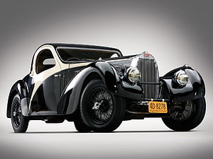 Vintage Bugatti Type 57 Atlantic Two-Tone Classic Car Studio Portrait HD wallpaper