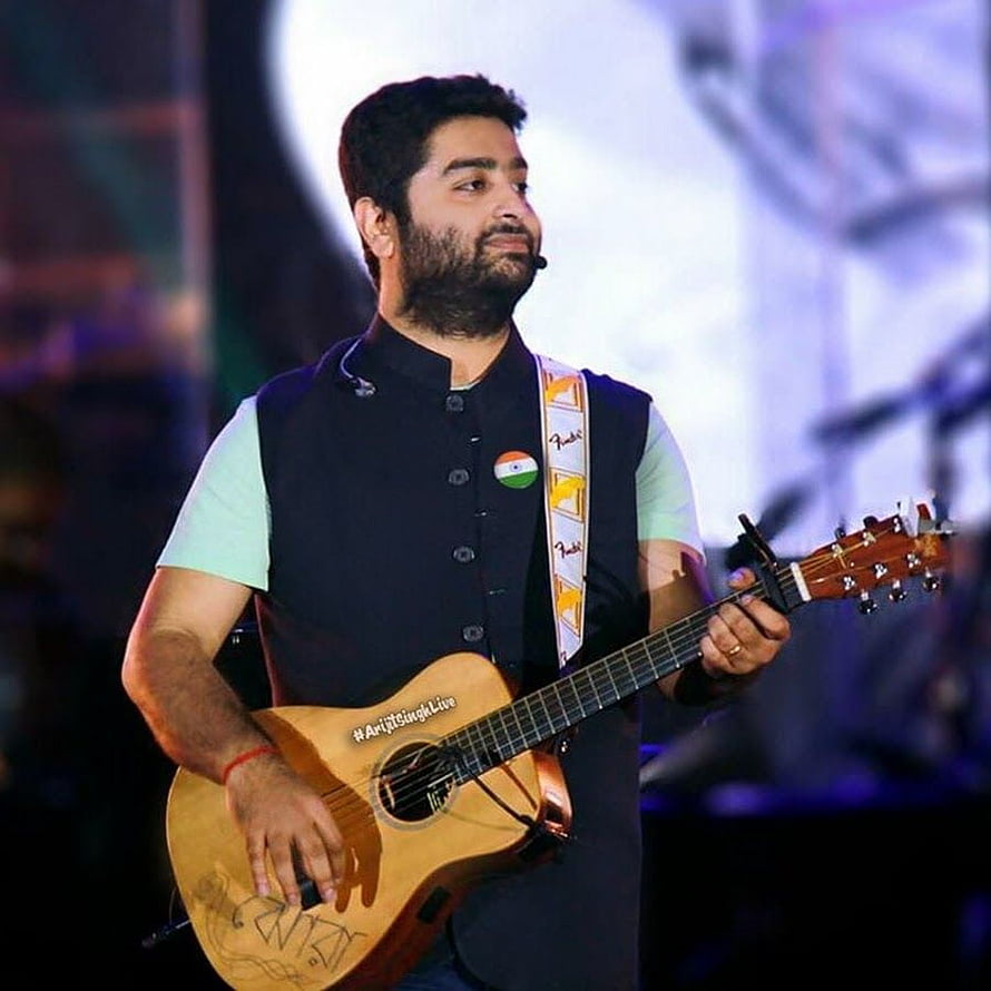 Arijit Singh Performing Live on Stage with Acoustic Guitar HD phone wallpaper