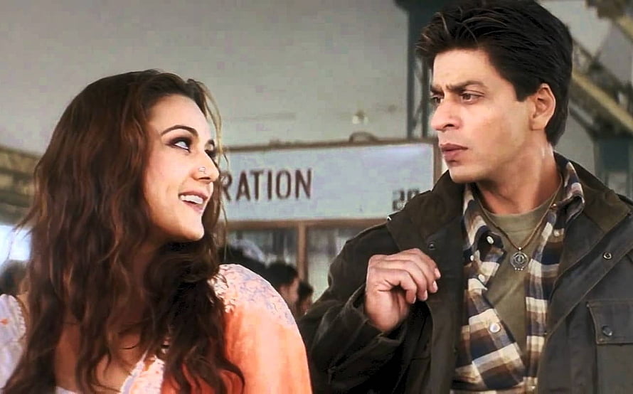 Veer Zaara Movie Still Featuring Shah Rukh Khan and Preity Zinta in a Romantic Scene HD wallpaper