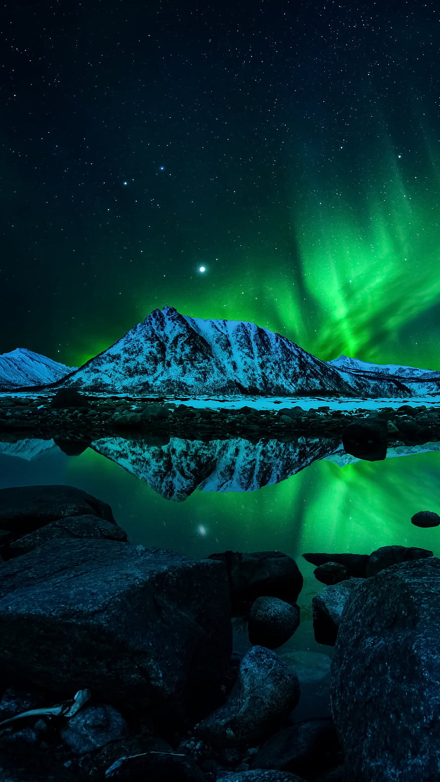 Green Aurora Borealis Over Snow-Capped Mountain Reflected in Calm Lake at Night HD phone wallpaper