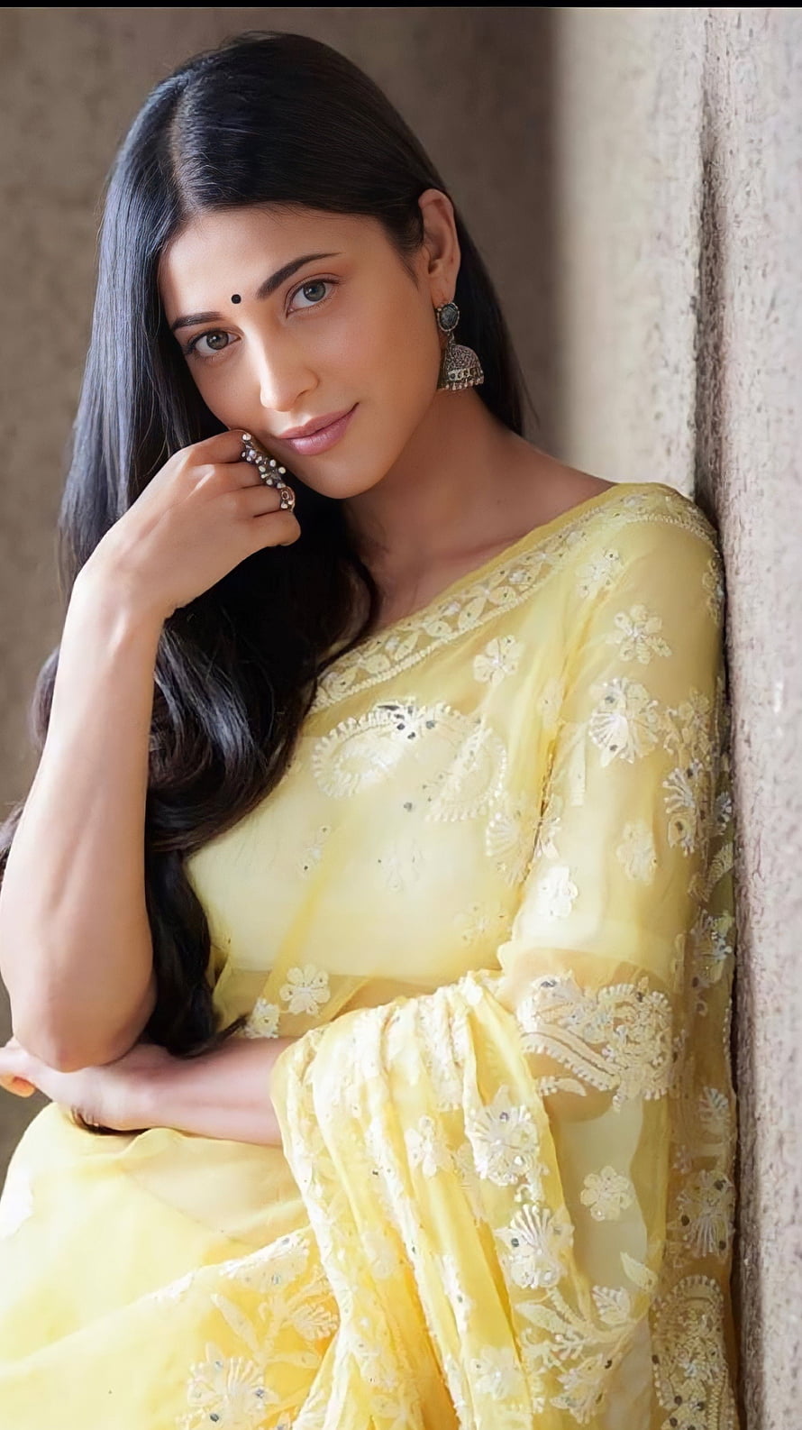 Shruthi Hassan in Elegant Yellow Embroidered Saree with Traditional Jewelry HD phone wallpaper