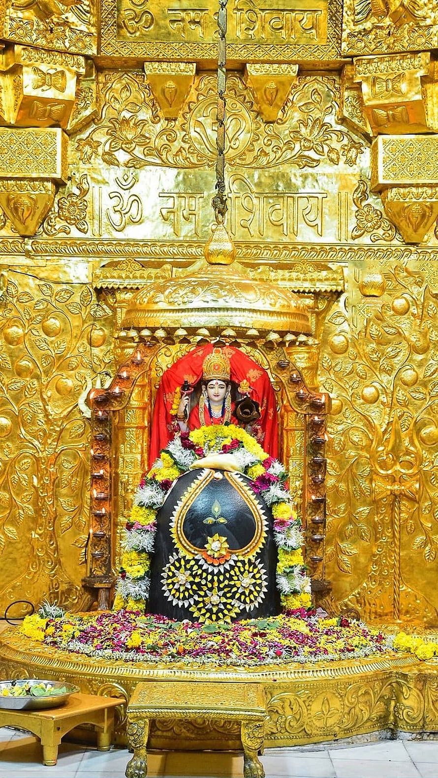 Somnath Mahadev Temple Shiva Lingam with Goddess Parvati and Golden Carved Shrine HD phone wallpaper