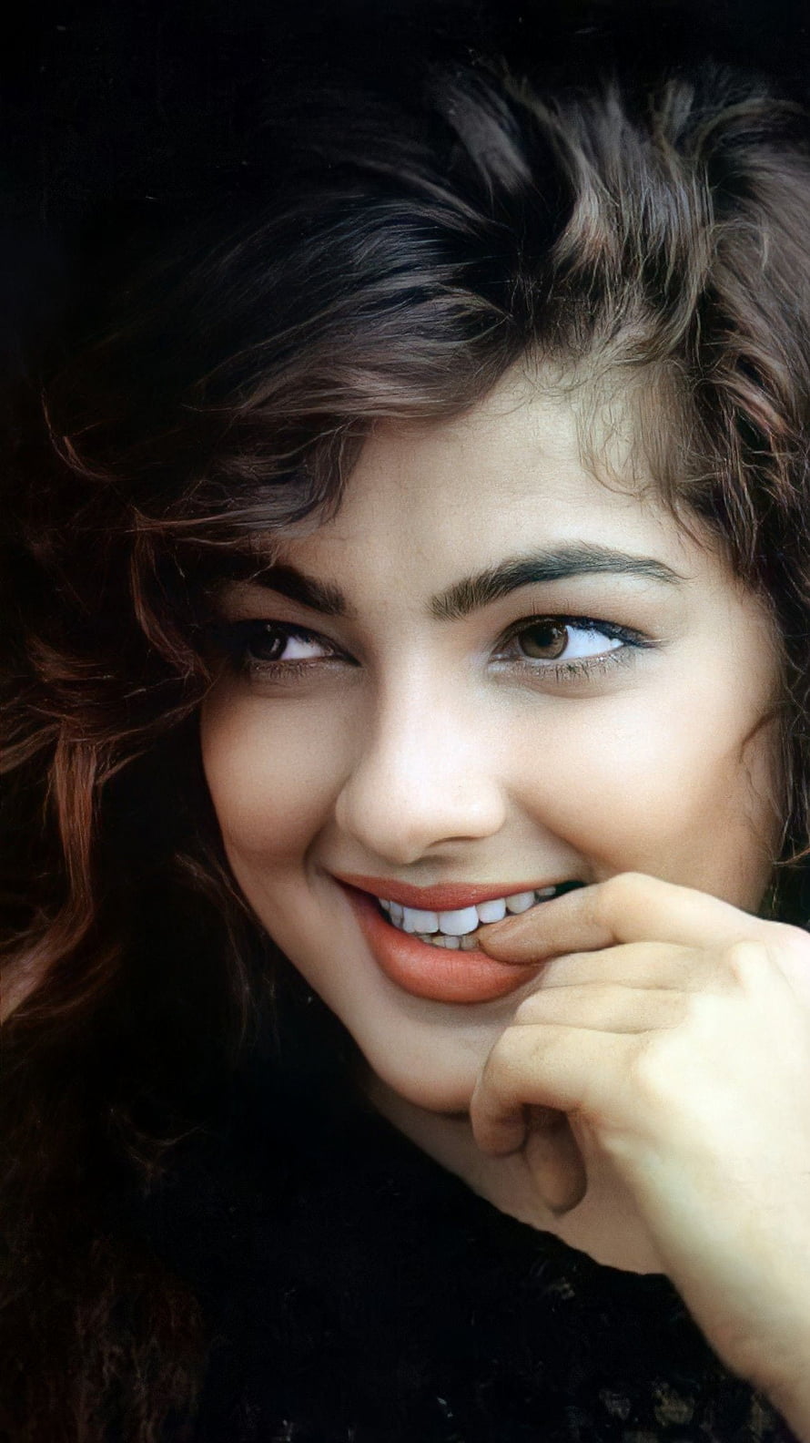Mamata Kulkarni Vintage Bollywood Portrait with Warm Smile and Curly Hair HD phone wallpaper